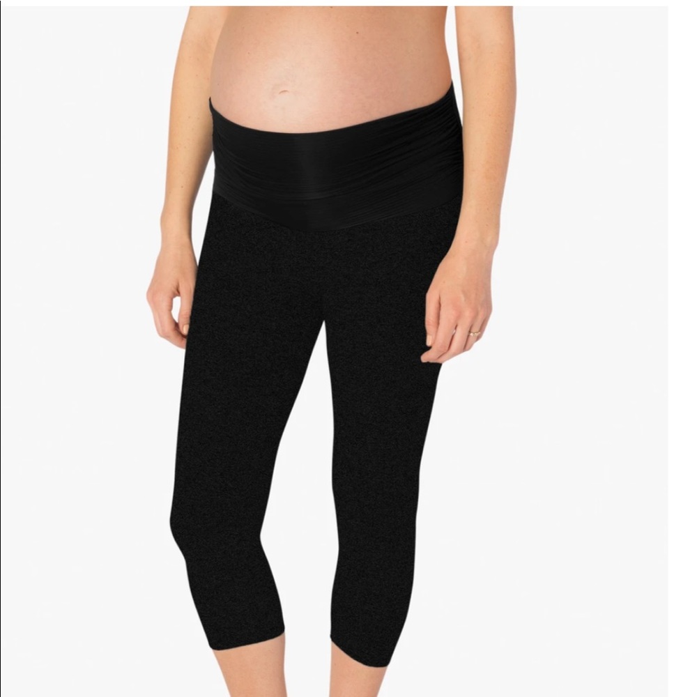 Beyond Yoga: Hug the Belly Capri Leggings - Picture 4 of 4